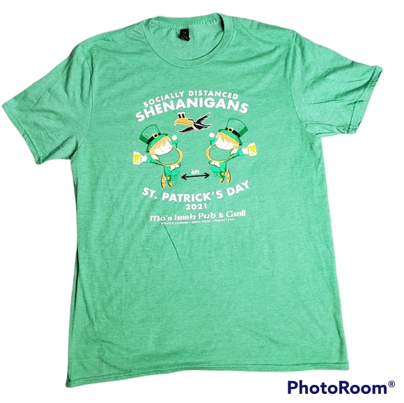 COPY - St. Patrick's socially distanced Mo's pub lightweight unisex tee size la… - Picture 1 of 5